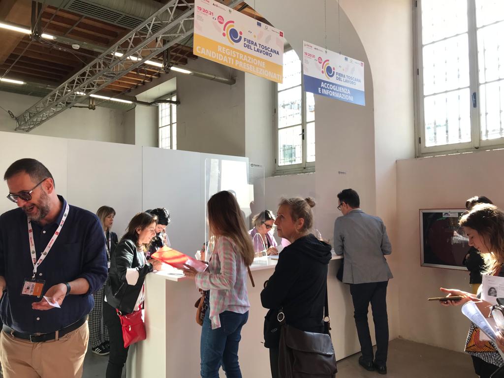 Immagine Al via la Fiera del Lavoro, presidente e assessora raccontano il modello toscano